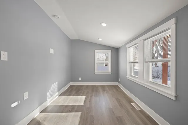 $1,700 | 275 Market Street, Unit B, Rockland, MA 02370