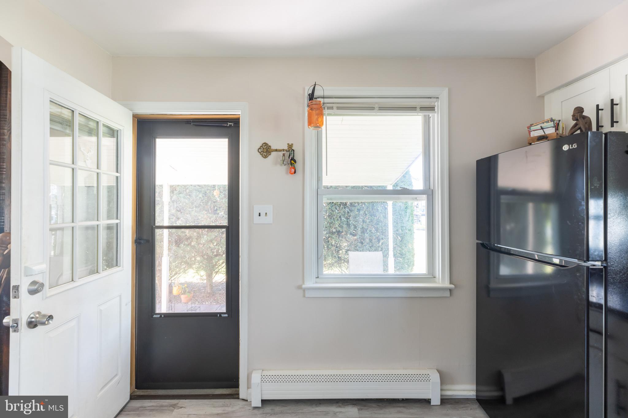 302 Spring Avenue Croydon, PA 19021 - Photo 3 of 24