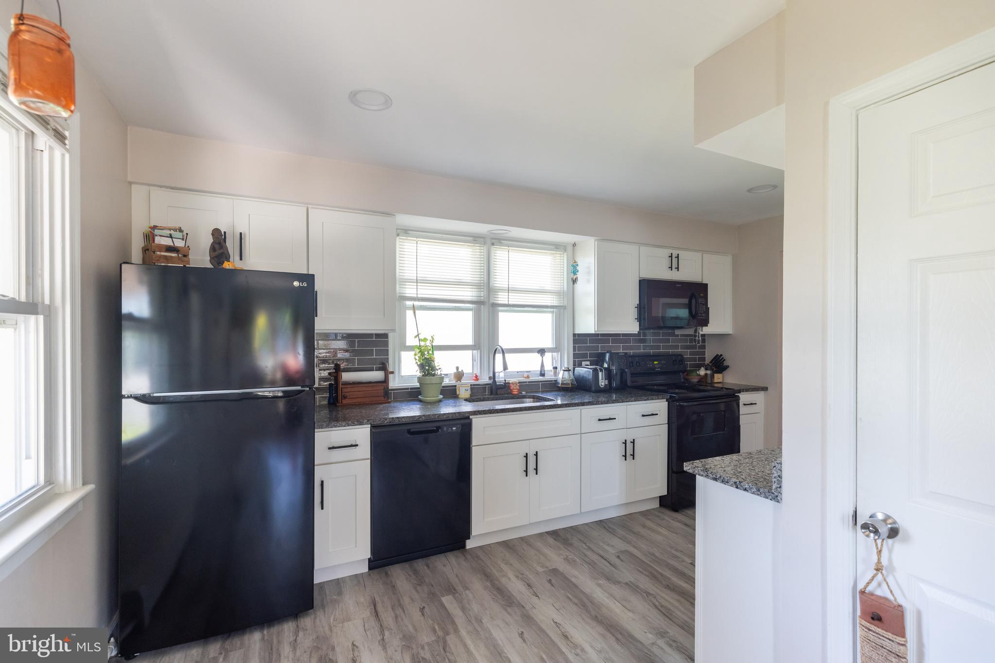 302 Spring Avenue Croydon, PA 19021 - Photo 4 of 24 Recently remodeled kitchen