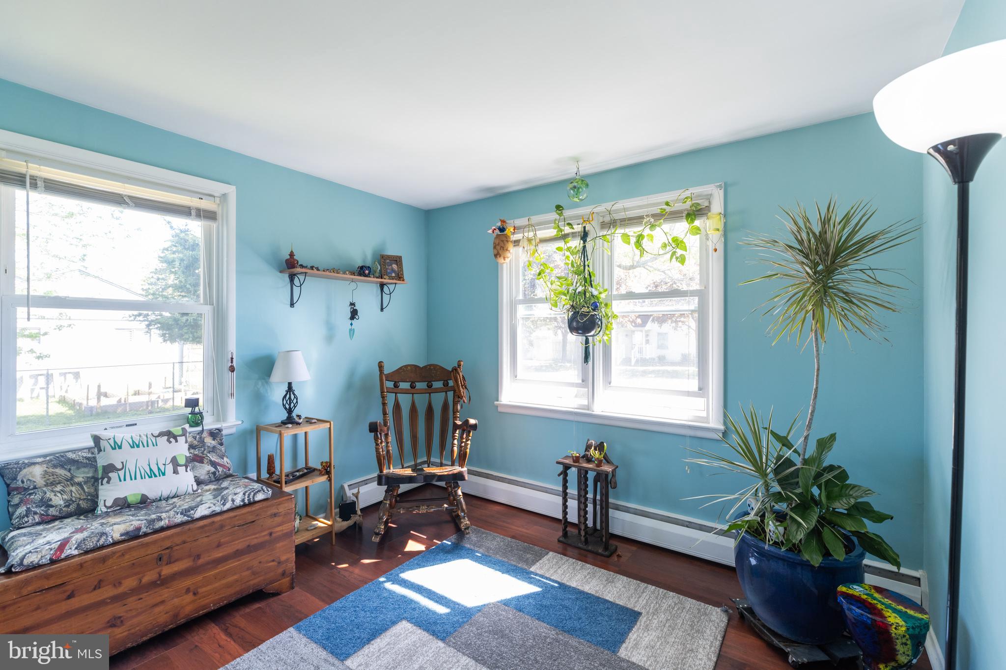 302 Spring Avenue Croydon, PA 19021 - Photo 10 of 24 Guest bedroom with closet