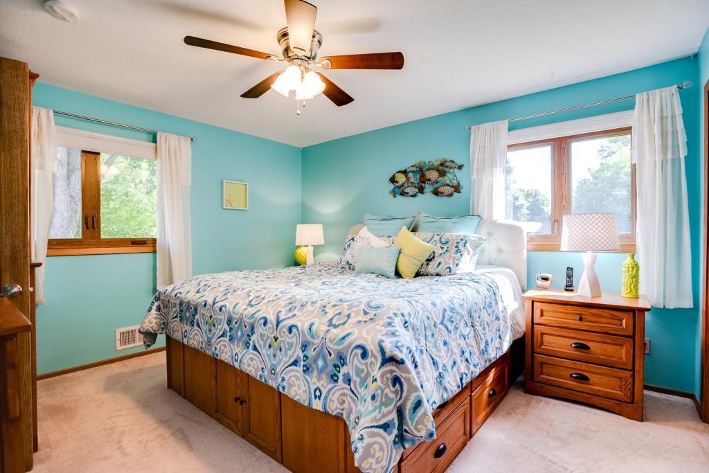 9517 Brunswick Circle Bloomington, MN 55438 - Photo 16 of 33