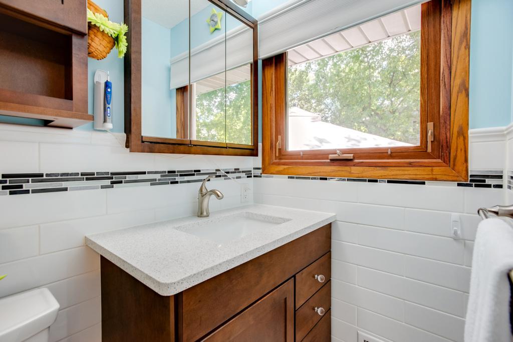 9517 Brunswick Circle Bloomington, MN 55438 - Photo 17 of 33