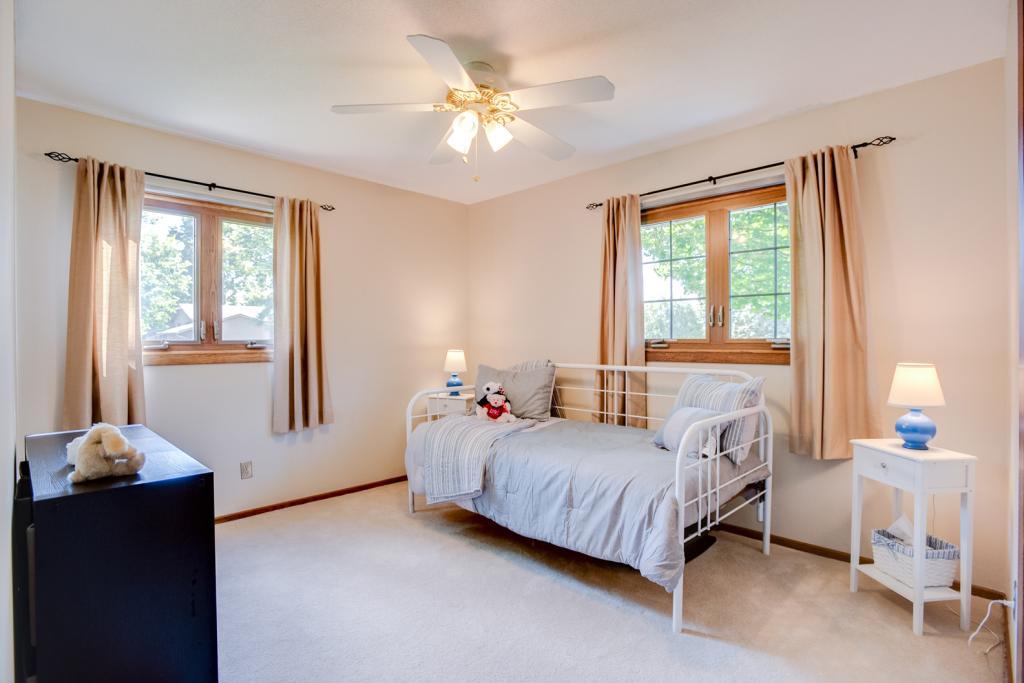 9517 Brunswick Circle Bloomington, MN 55438 - Photo 19 of 33