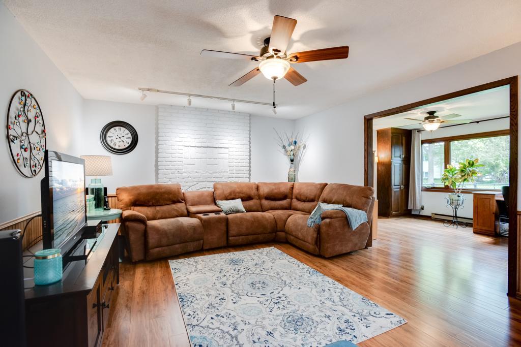 9517 Brunswick Circle Bloomington, MN 55438 - Photo 10 of 33