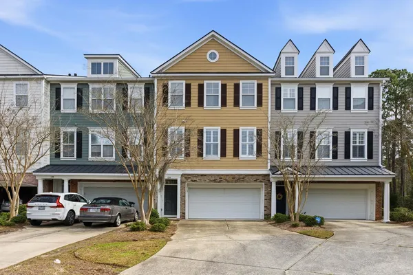 $689,000 | 124 Palm Cove Way, Mount Pleasant, SC 29466