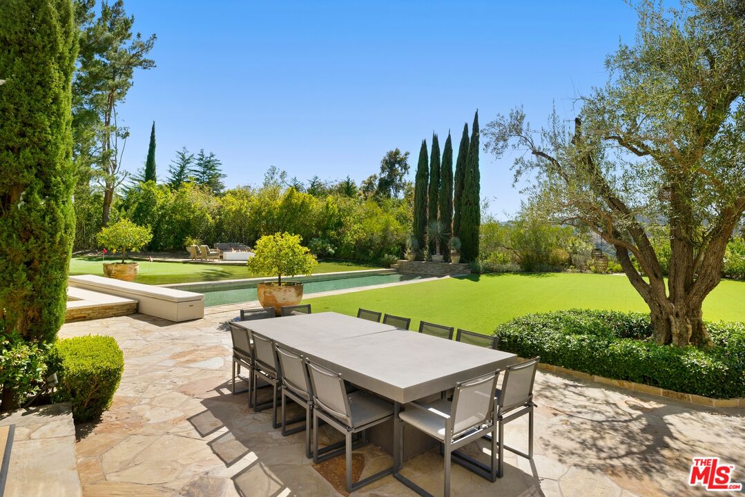 12705 Chalon Road Los Angeles, CA 90049 - Photo 38 of 47