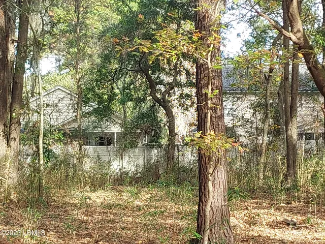 $299,000 | 670 Robert Smalls Parkway, Beaufort, SC 29906
