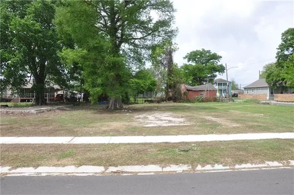 $22,000 | 1736 Charbonnet Street, New Orleans, LA 70117