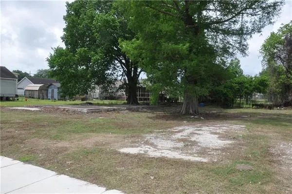 $22,000 | 1736 Charbonnet Street, New Orleans, LA 70117