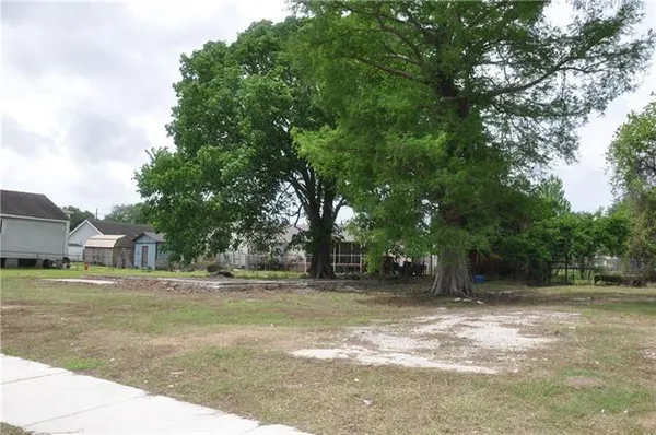 $22,000 | 1736 Charbonnet Street, New Orleans, LA 70117