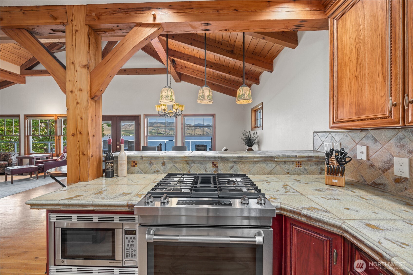 93 Lord Acres Road Chelan, WA 98816 - Photo 5 of 39