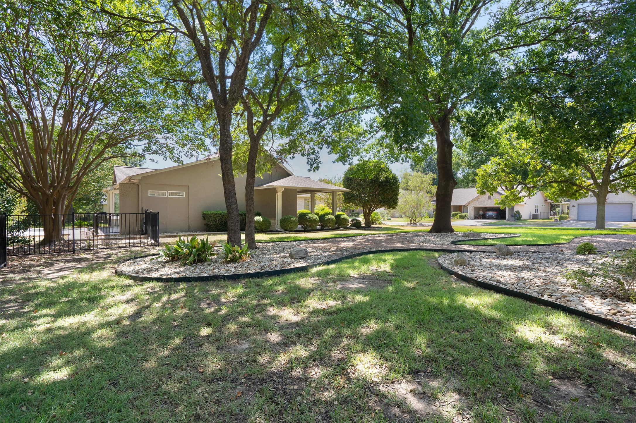 108 Cattle Trail Way Georgetown, TX 78633 - Photo 38 of 40 Mature Landscape.
