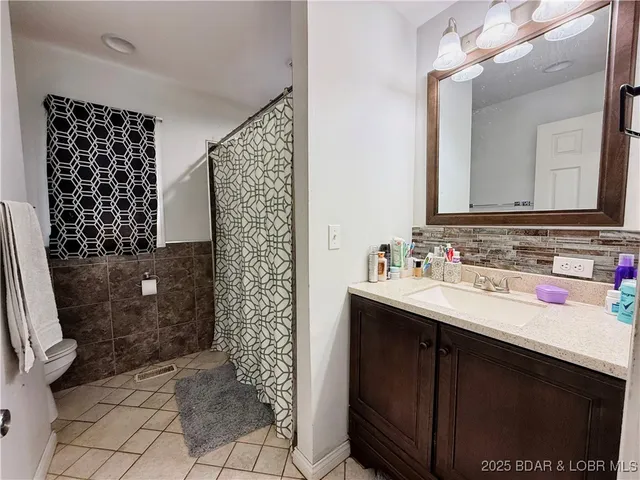 $385,000 | 50 Cave Drive, Eldon, MO 65026