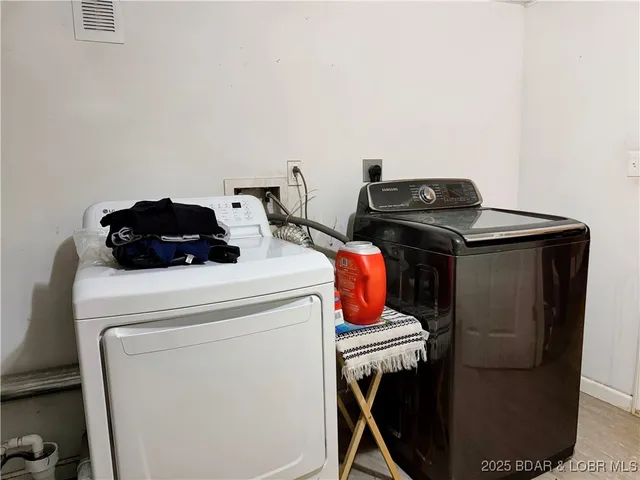 $385,000 | 50 Cave Drive, Eldon, MO 65026