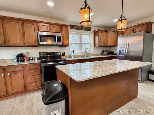 $365,000 | 50 Cave Drive, Eldon, MO 65026