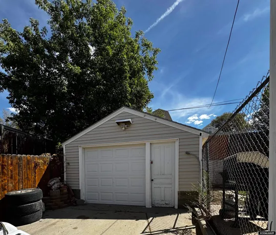 $224,000 | 1104 New Hampshire Street, Rock Springs, WY 82901