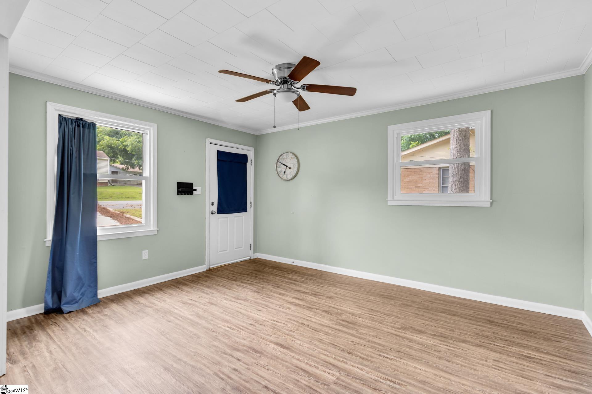 203 Shands Street Clinton, SC 29325 - Photo 7 of 28