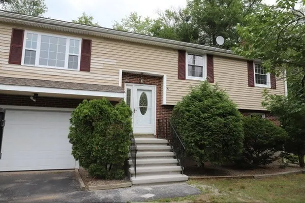 $4,000 | 42 Wheatland Street, Burlington, MA 01803