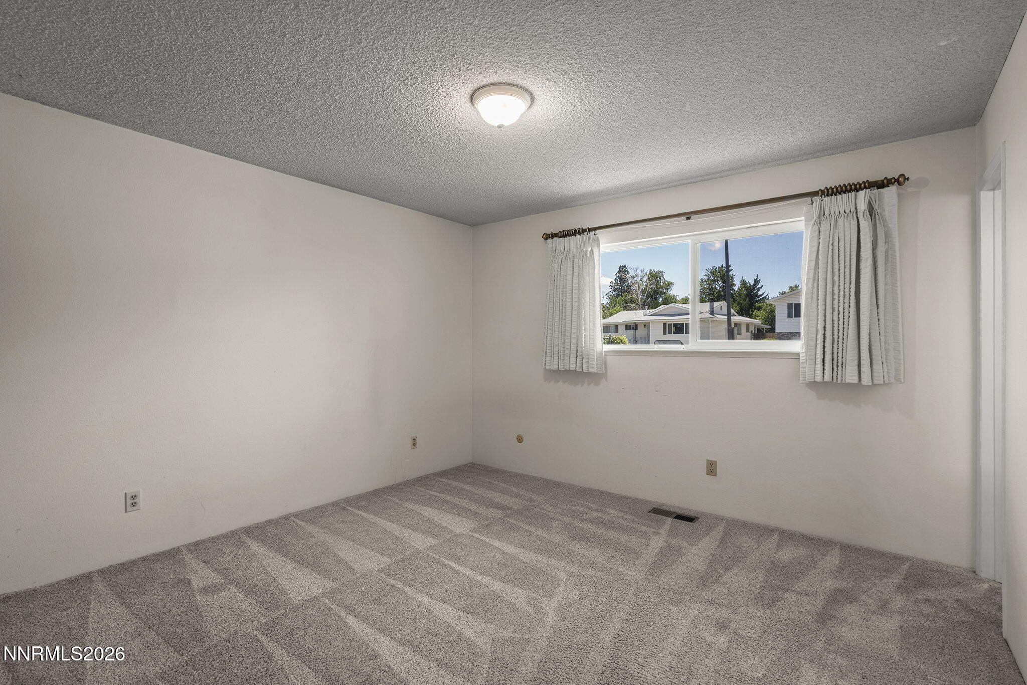 2615 Everett Drive Reno, NV 89503 - Photo 17 of 26 17-web-or-mls-_DSC0460