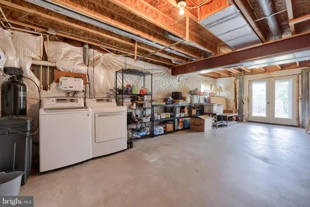 a view of a storage & utility room
