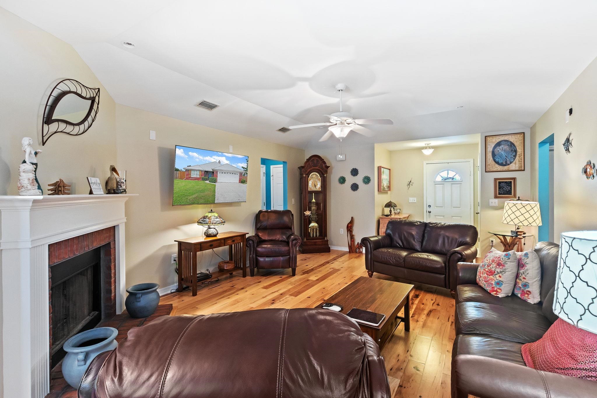 16898 Sugar Loop Foley, AL 36535 - Photo 16 of 67 Living Room