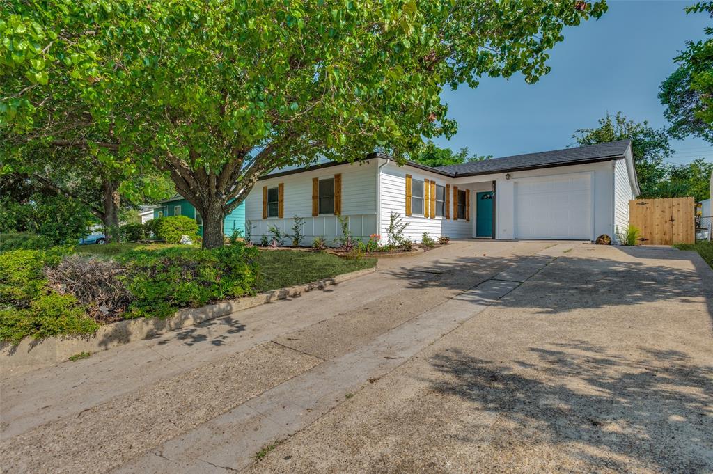 3811 Rolinda Drive Dallas, TX 75211 - Photo 2 of 22