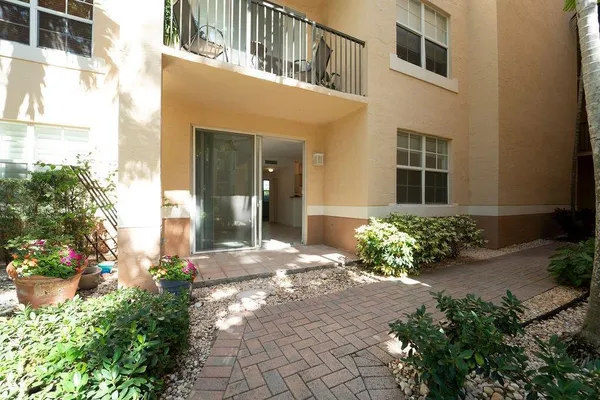 $3,350 | 1805 North Flagler Drive, Unit 108, West Palm Beach, FL 33407