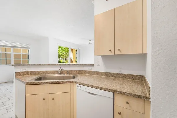 $3,350 | 1805 North Flagler Drive, Unit 108, West Palm Beach, FL 33407