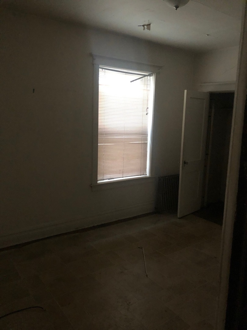 708 West 61st Place Chicago, IL 60621 - Photo 7 of 12