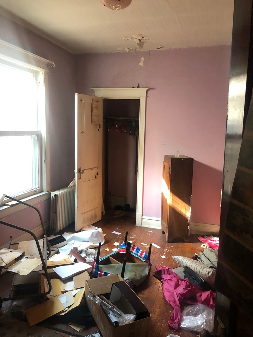 708 West 61st Place Chicago, IL 60621 - Photo 8 of 12