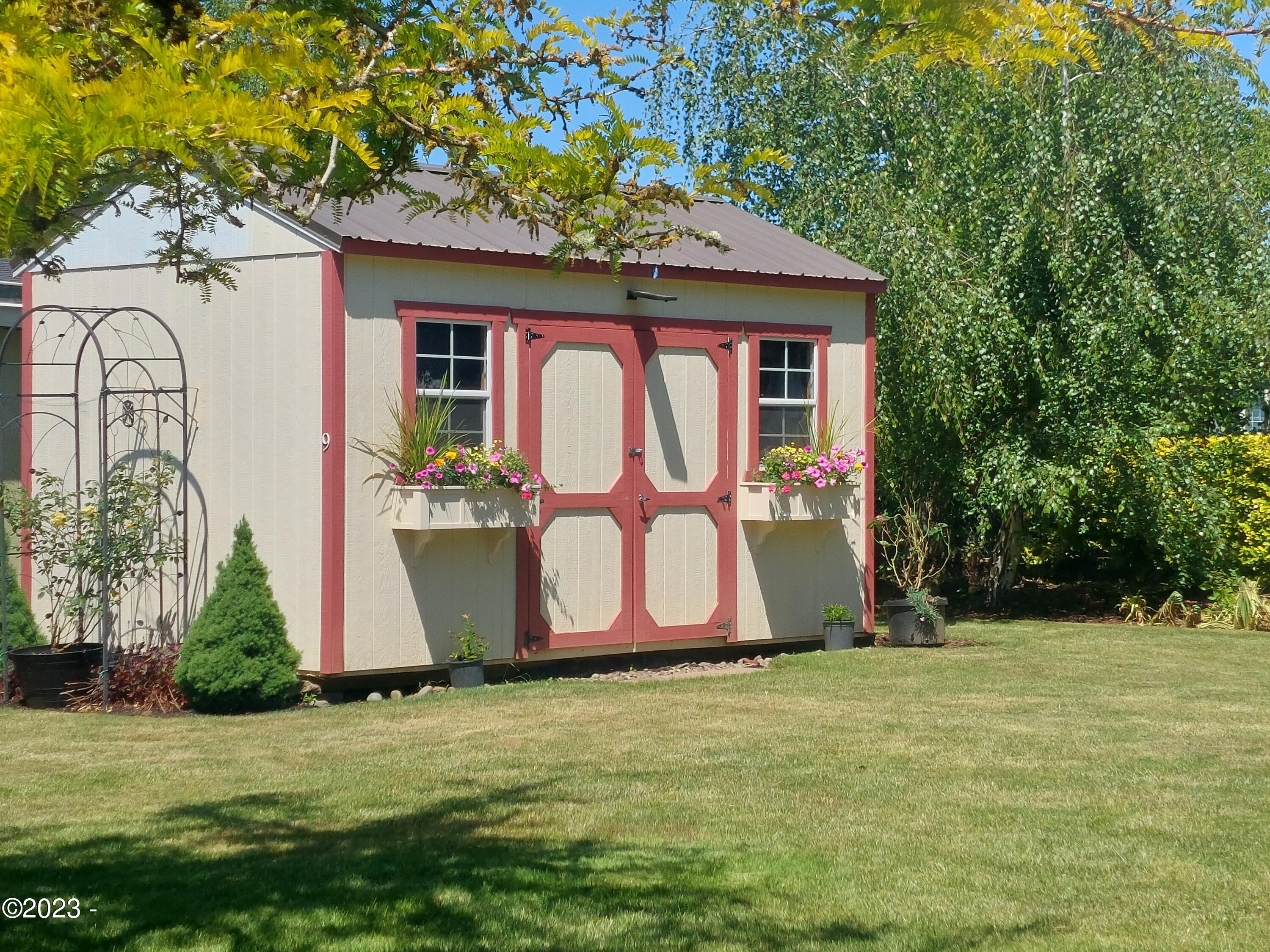 655 Northeast Burnett Road McMinnville, OR 97128 - Photo 34 of 44 New Wooden Shed