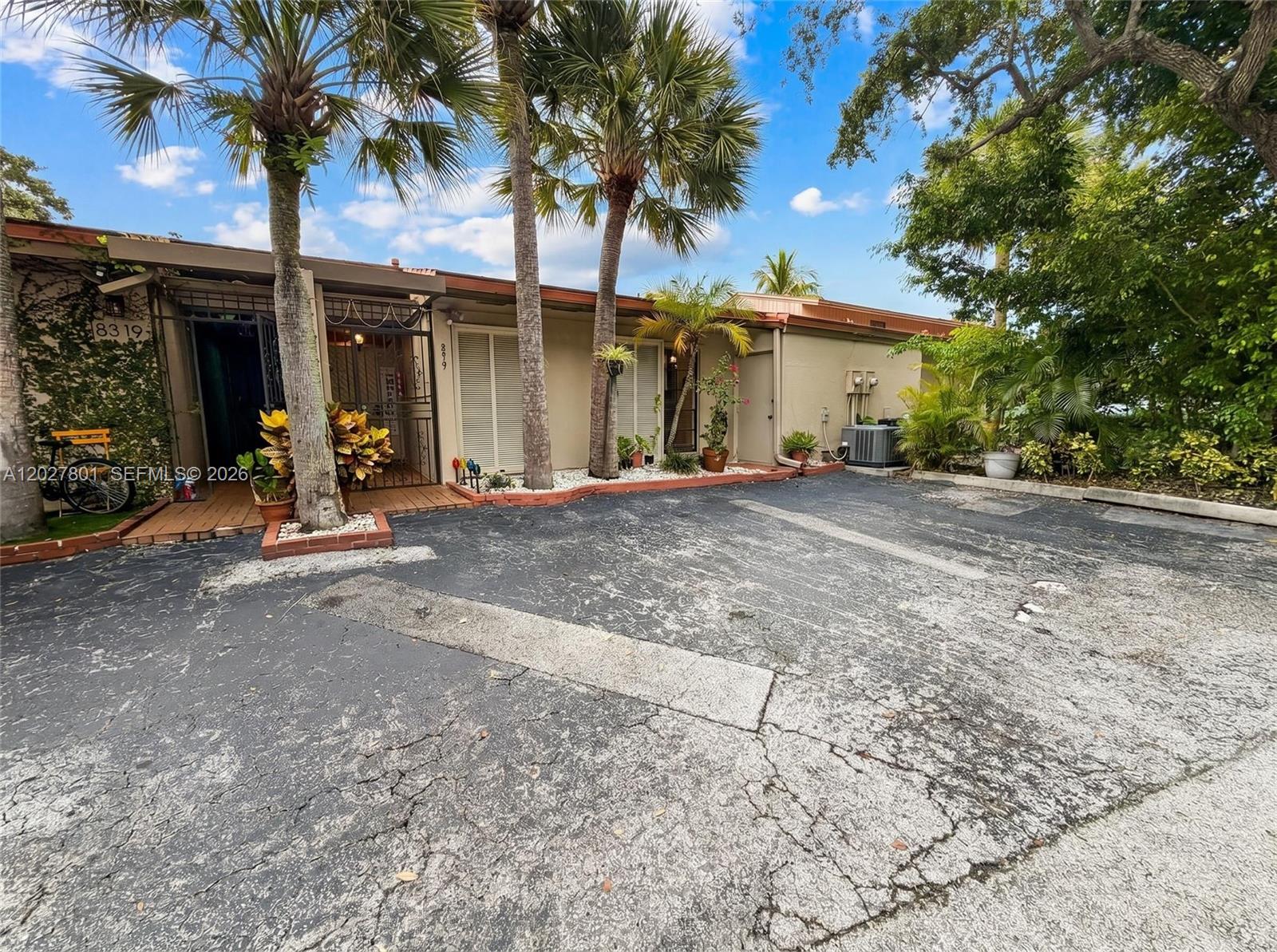 8317 Balgowan Road Miami Lakes, FL 33016 - Photo 4 of 31