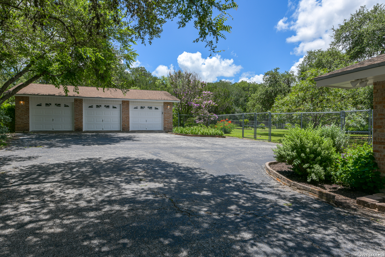 9418 Bluebell Drive Garden Ridge, TX 78266 - Photo 3 of 38
