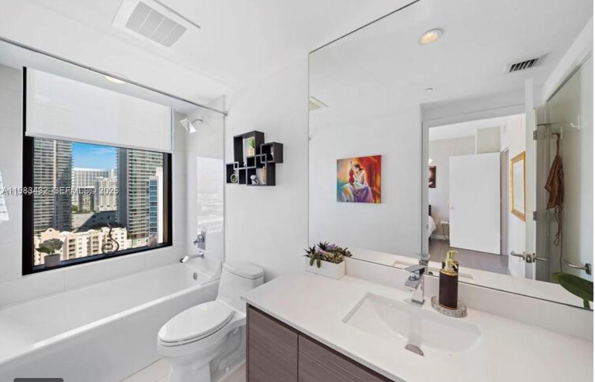 460 Northeast 28th Street, Unit 2001 Miami, FL 33137 - Photo 15 of 30 Second Bathroom