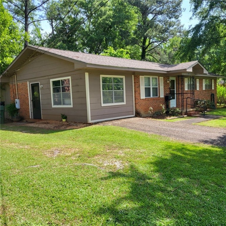 142 Cleveland Road Valley, AL 36854 - Photo 2 of 23 Gallery Image 2