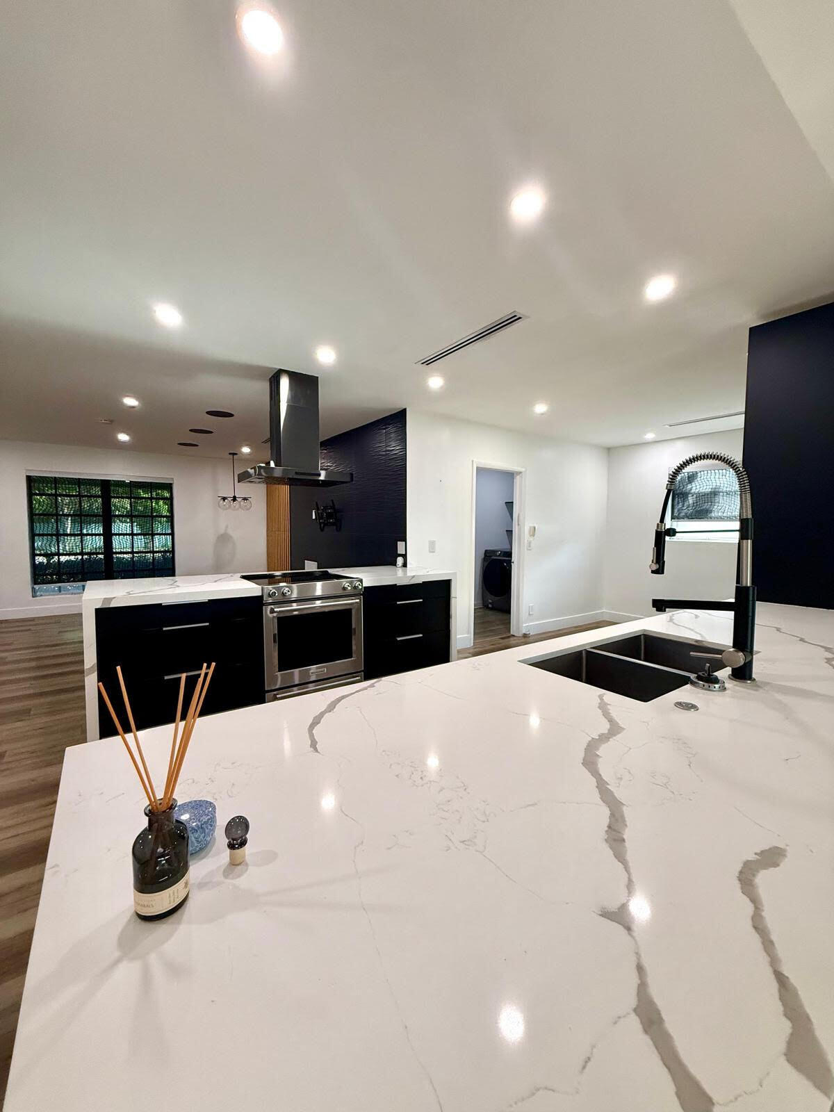 4411 Thomas Street Hollywood, FL 33021 - Photo 10 of 30 63