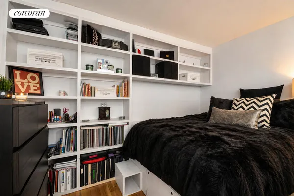$330,000 | 330 Haven Avenue, Unit 5J | Hudson Heights