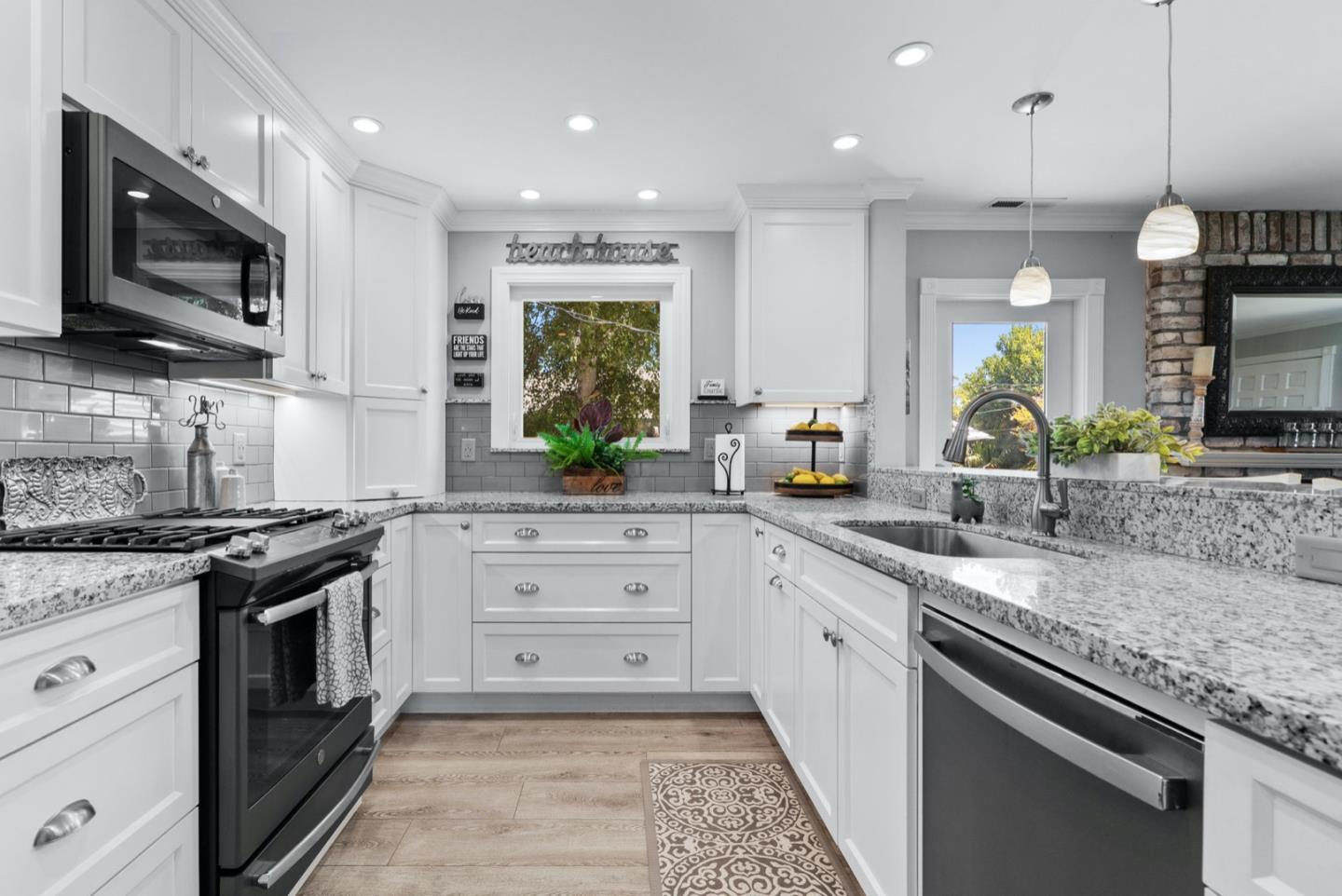 702 Rosedale Avenue Capitola, CA 95010 - Photo 14 of 42 Gallery Image 14