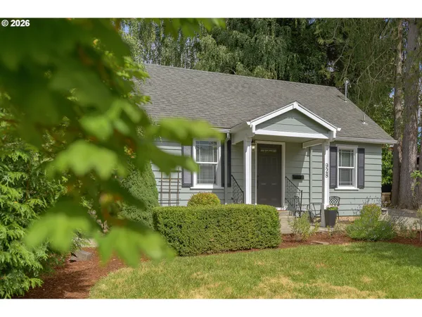 $425,000 | 928 Southeast Davis Street, McMinnville, OR 97128