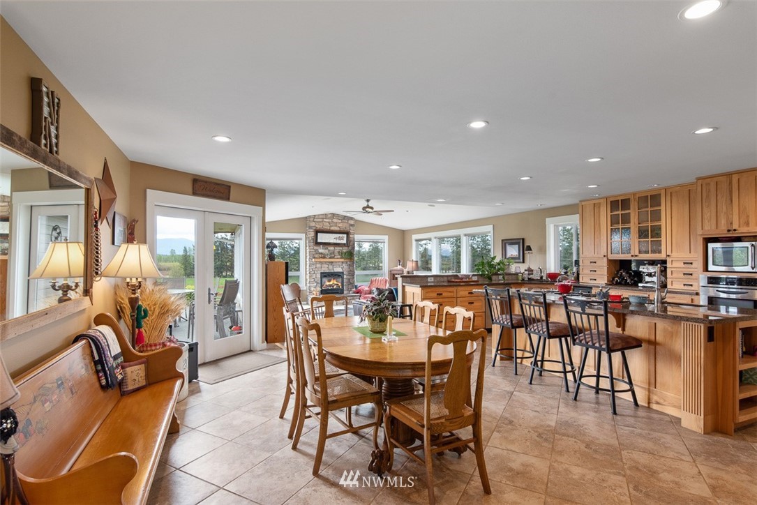 7351 Thiel Road Lynden, WA 98264 - Photo 8 of 33 a view of a dining room with furniture