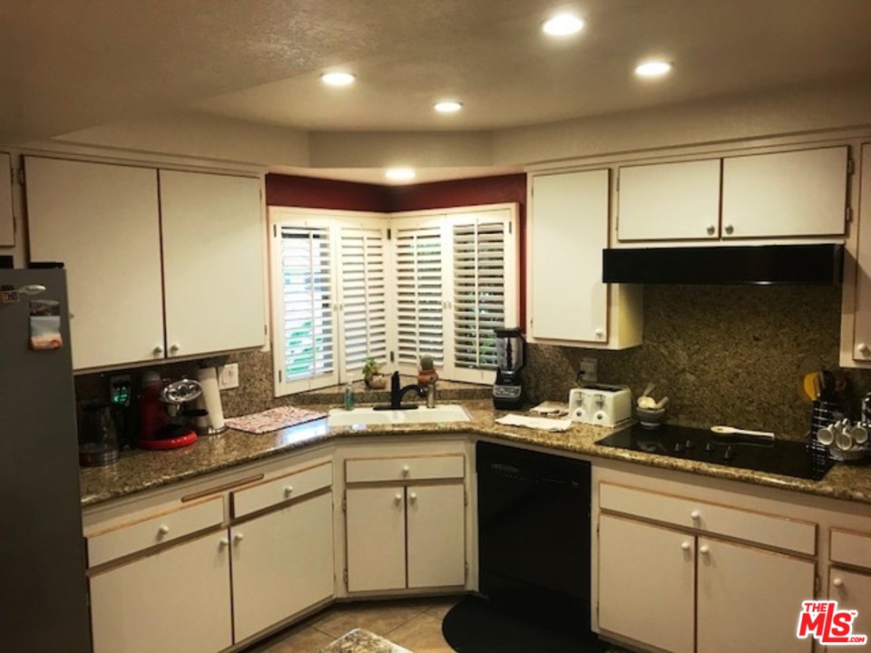 18915 Kinbrace Street Porter Ranch, CA 91326 - Photo 12 of 43 Gallery Image 12