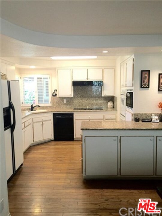 18915 Kinbrace Street Porter Ranch, CA 91326 - Photo 13 of 43 Gallery Image 13