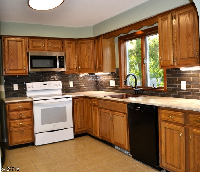 234 Main Street Andover, NJ 07821 - Photo 7 of 17