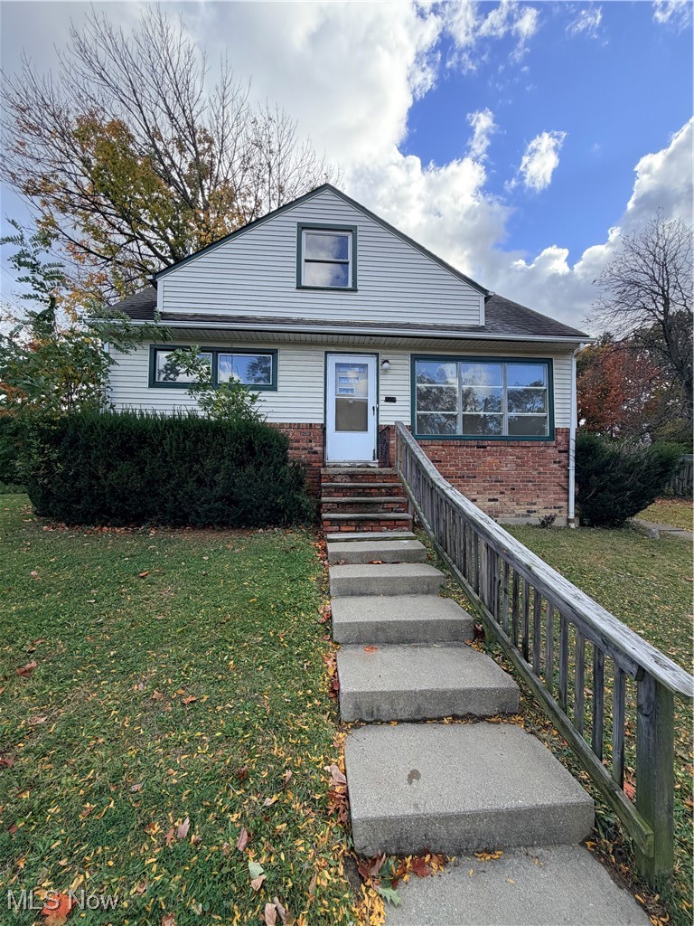 18404 Neff Road Cleveland, OH 44119 - Photo 1 of 16 Gallery Image 1