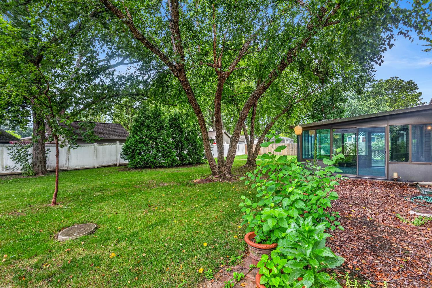2505 Curtis Road Champaign, IL 61822 - Photo 7 of 37 Gallery Image 7