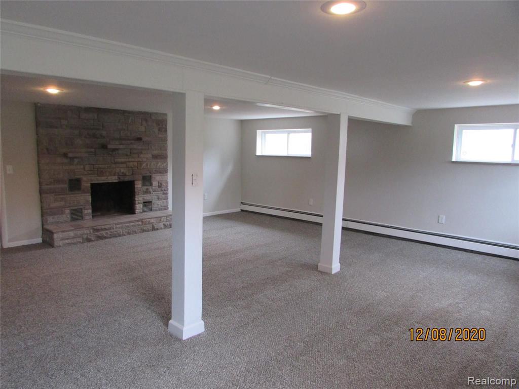 2101 Howe Road Burton, MI 48519 - Photo 25 of 38