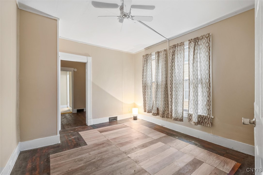 803 Danforth Street Syracuse, NY 13208 - Photo 13 of 21