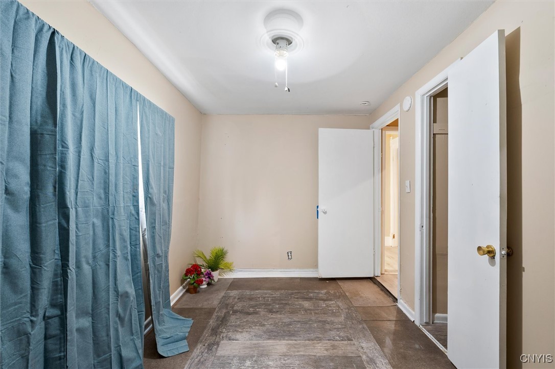 803 Danforth Street Syracuse, NY 13208 - Photo 17 of 21