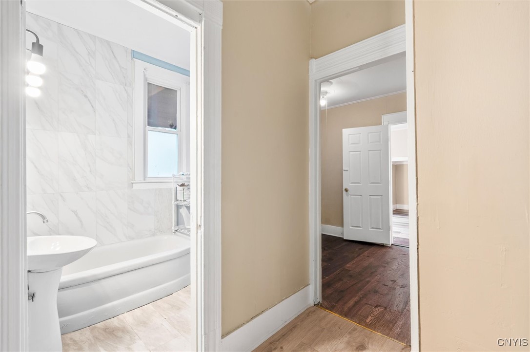 803 Danforth Street Syracuse, NY 13208 - Photo 19 of 21