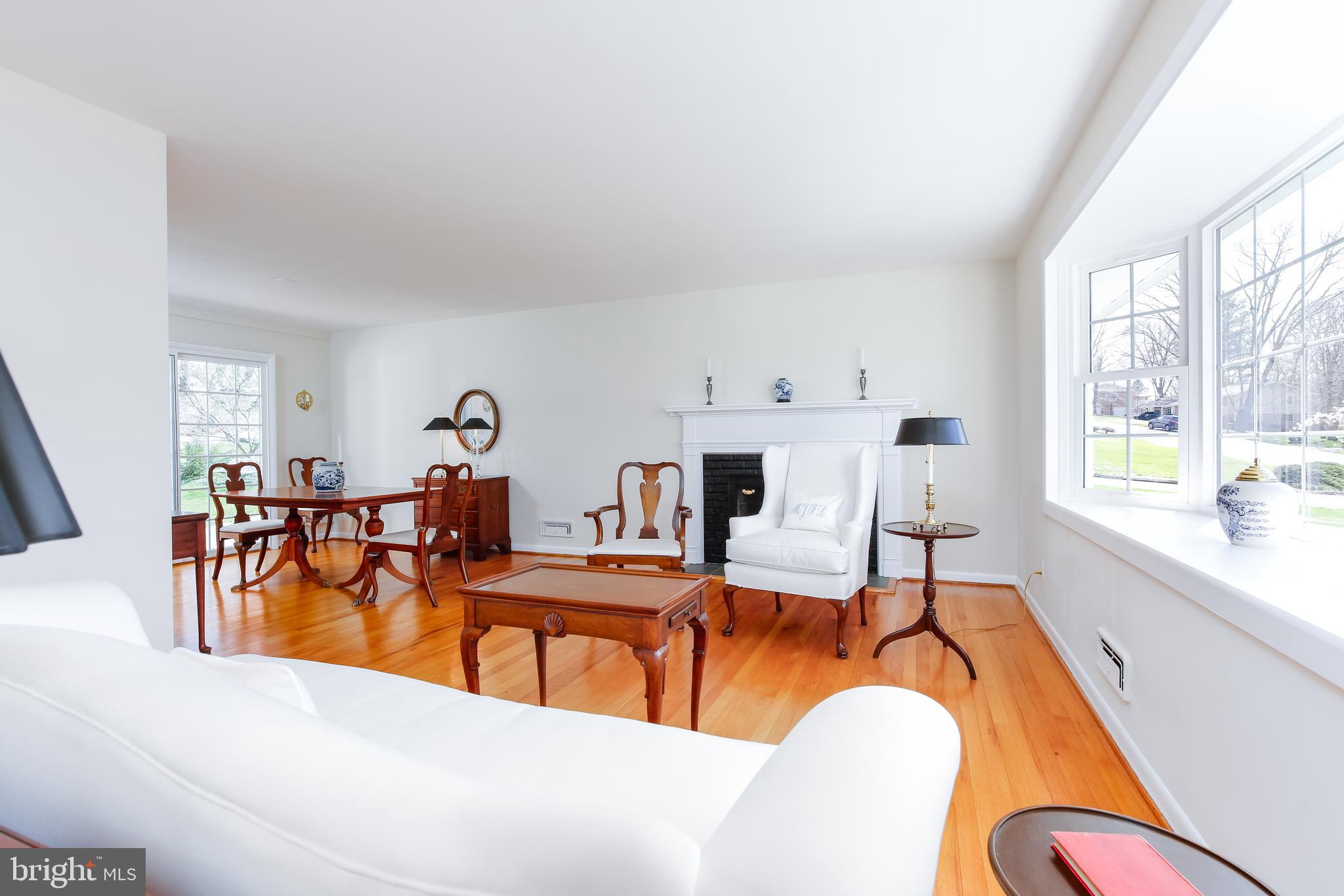 9025 Dunloggin Road Ellicott City, MD 21042 - Photo 4 of 32 Gallery Image 4